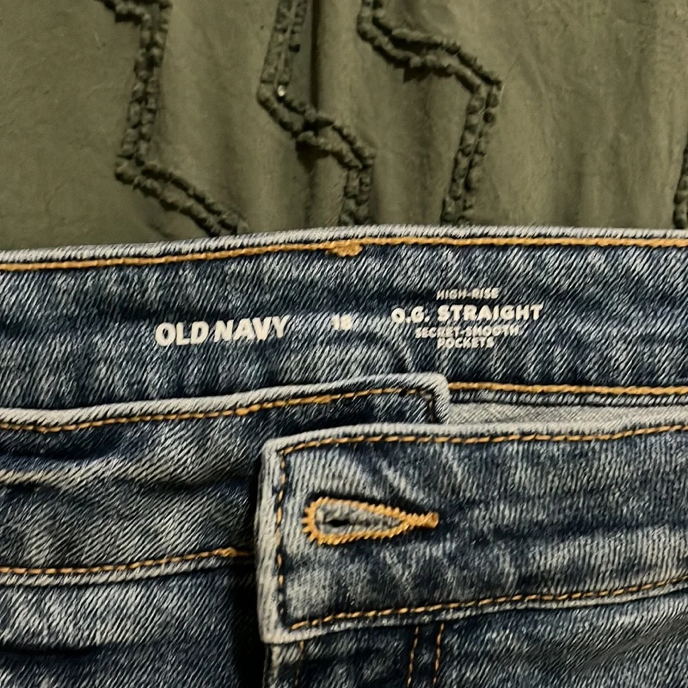 Brand new size 18 Old navy shorts - Picture 3 of 5